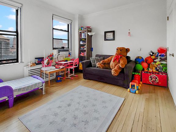 5th image of 136 E 36th St #11DE