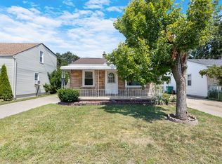 28674 Krauter St, Garden City, MI 48135