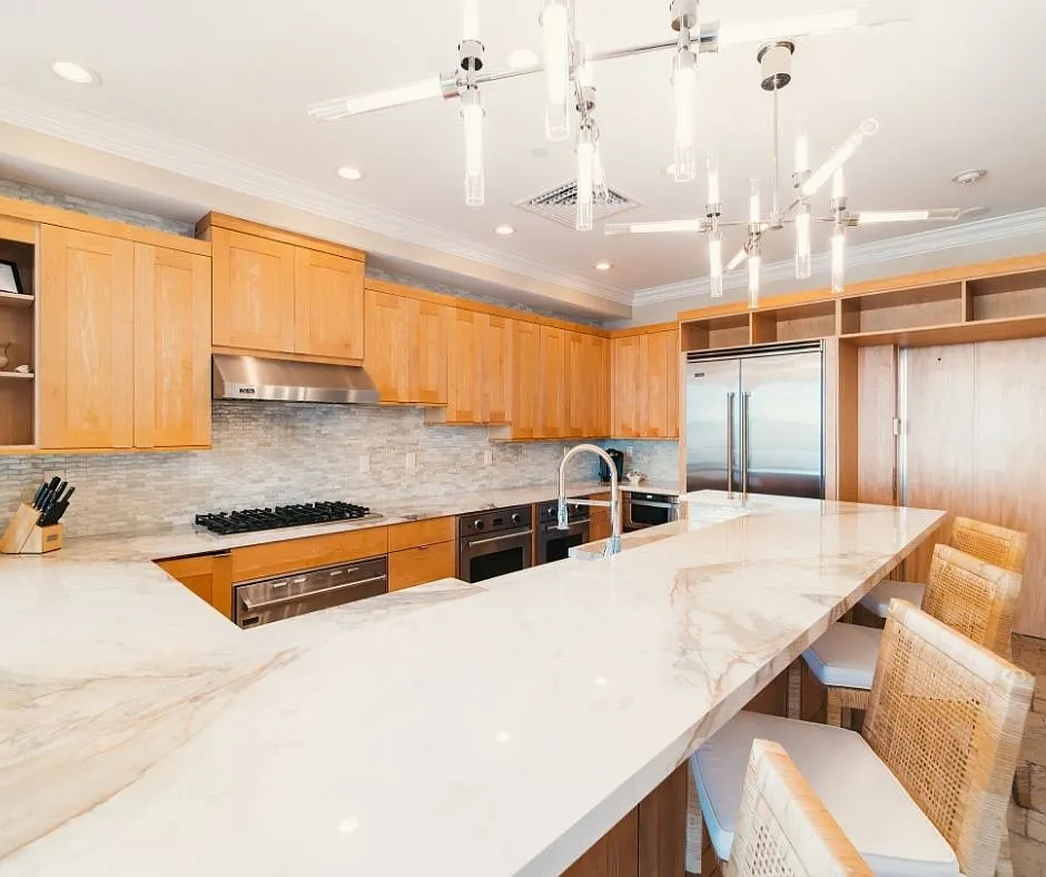 3 bed, 3.5 bath, 2836 sqft, $14,000 — Photo 2