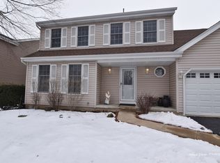 1007 Whittington Dr, Geneva, IL 60134