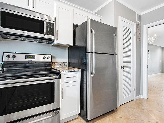 4th image of 11 Westwood Ave APT 203A