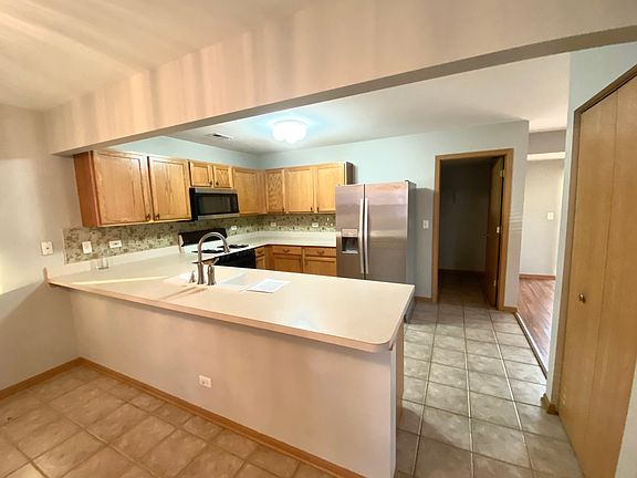 3rd image of 940 Symphony Dr #940