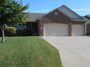 602 Stone Gate Cir, Augusta, KS 67010