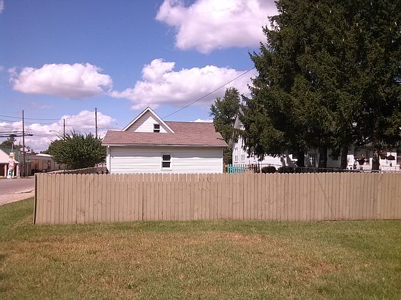 4th image of 962 Jefferson St