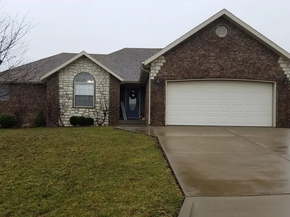 302 E Cypress St, Clever, MO 65631