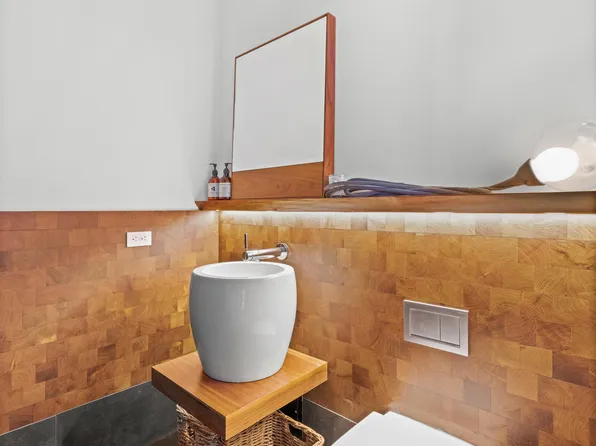 155 West 18th Street image 11 of 19