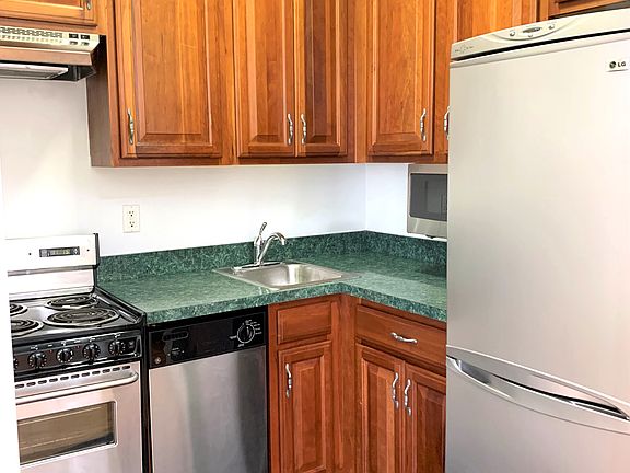 5th image of 460 W 50th St APT 1B