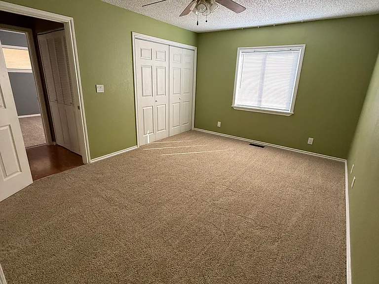 2703 W Texas St — Photo 20
