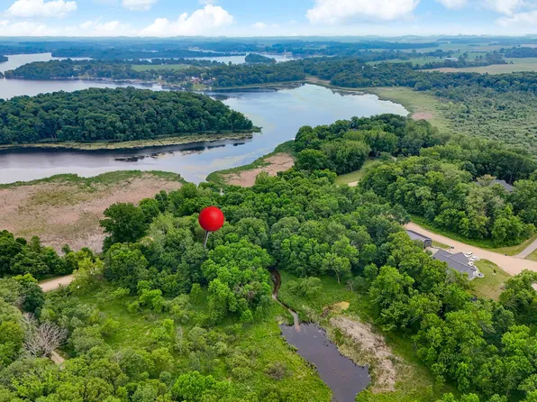 Ivanhoe Ct, Faribault, MN 55021