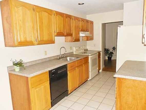 4th image of 217 Heritage Dr