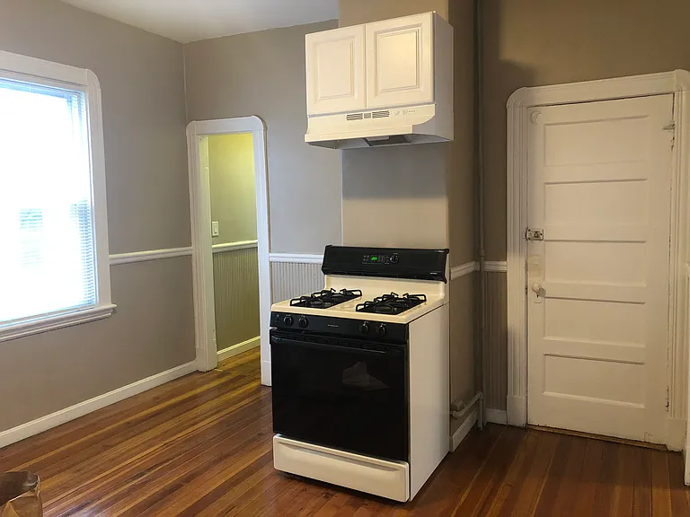 98 Irving St #2 — Photo 35