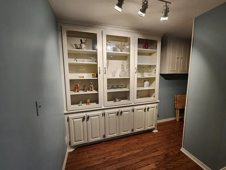 425 E Seneca St — Photo 50