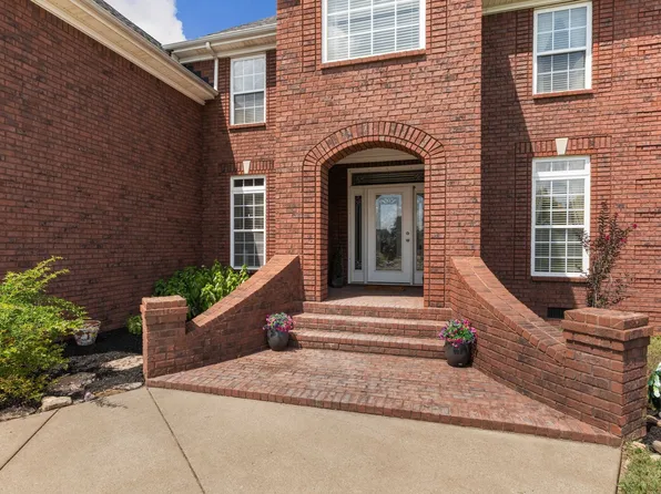 1131 Kacie Dr, Pleasant View, TN 37146