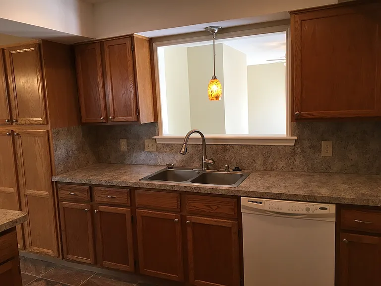 10050 Southridge Dr — Photo 10