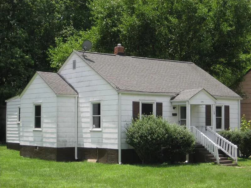 3 bed, $1,195 — Photo 1