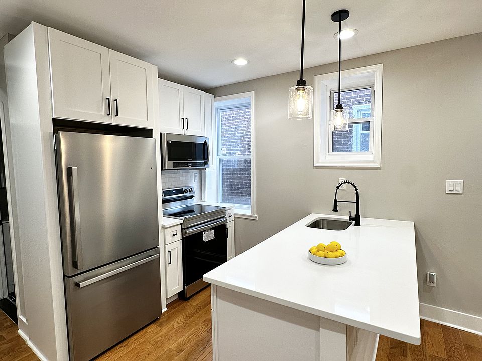 1st image of 3222 N 15th St Floor 3