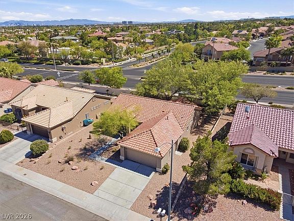 5th image of 10013 Crescent Creek Dr