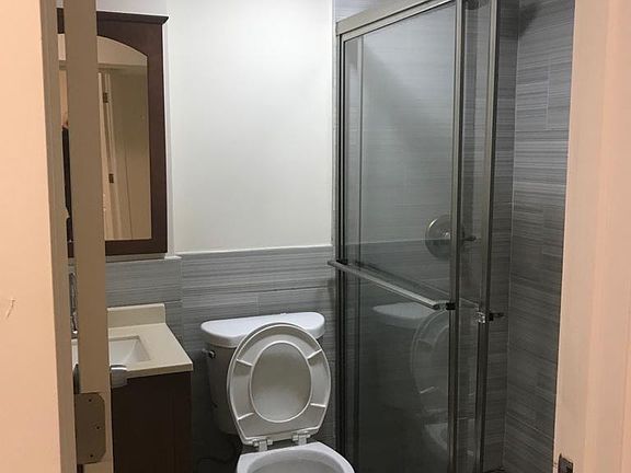 3rd image of 3014 Wallace Ave APT 1