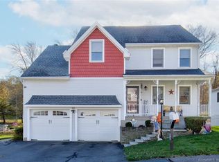 39 Regency Hl, Waterbury, CT 06708