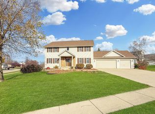 3006 Countryside Ln, Freeport, IL 61032