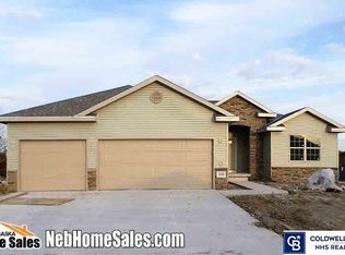 916 Autumn Model Rd, Hickman, NE 68372