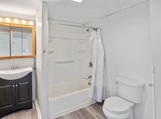 6 Hammond St APT 1, Worcester, MA 01610