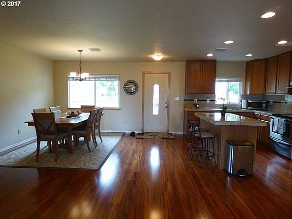 3rd image of 93616 W Dove Ln
