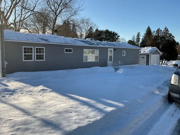 2 Sunnydale Cir, Brimfield, MA 01010