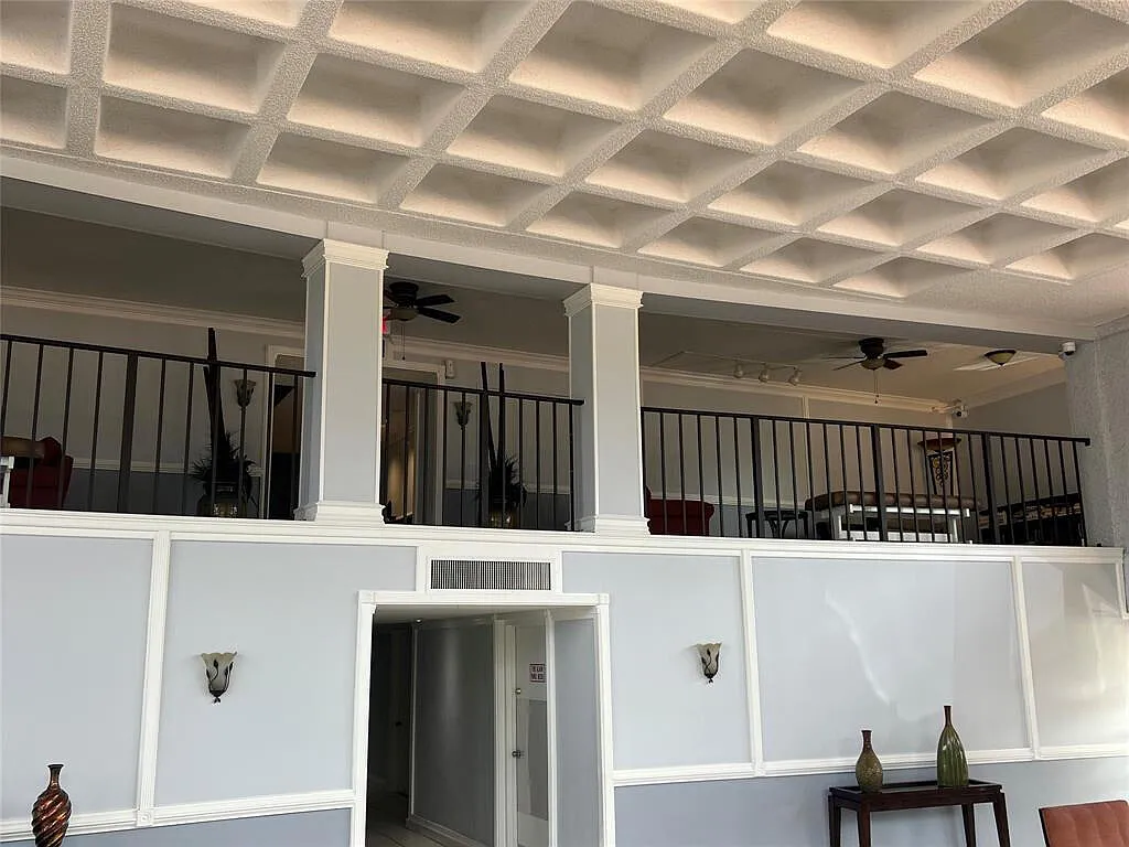 1 bed, 1.5 bath, 741 sqft, $1,690 — Photo 3