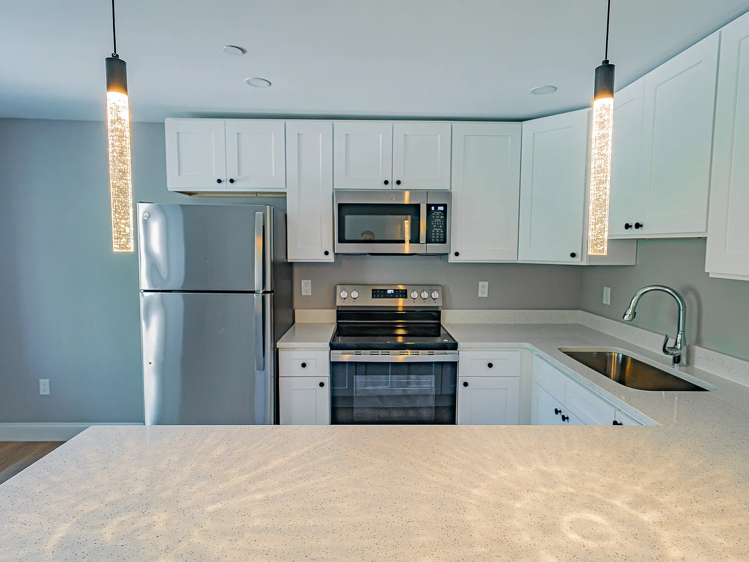 1 bed, $2,600 — Photo 3