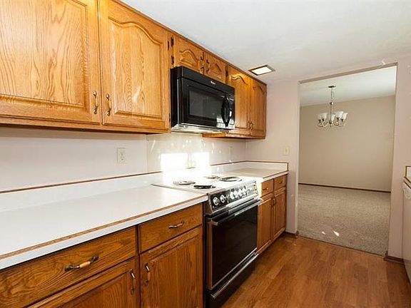 2nd image of 614 Crestmont Dr