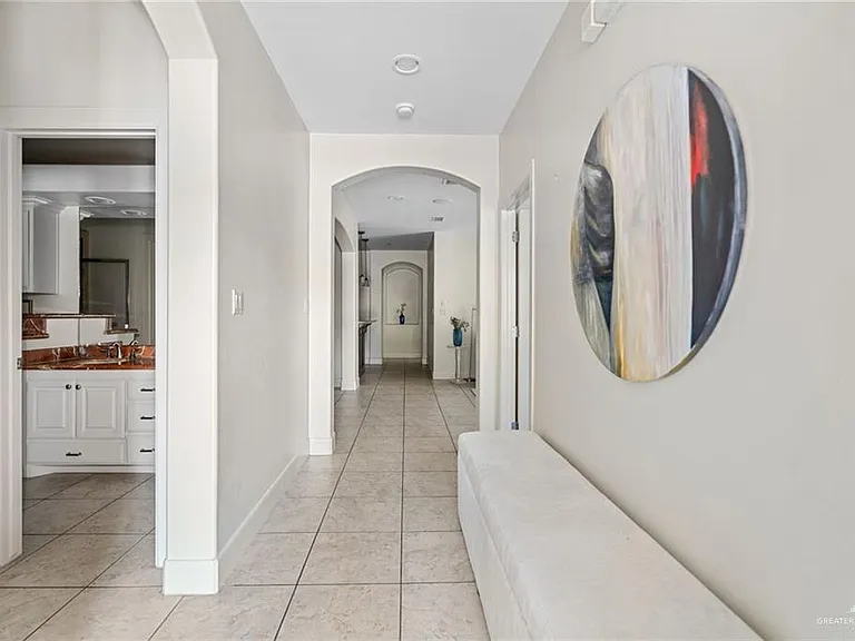 3837 S D St — Photo 2