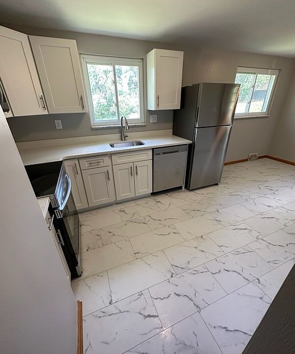 1st image of 105 Greenlea Dr