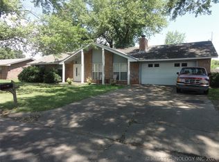 405 W 6th St, Dewey, OK 74029
