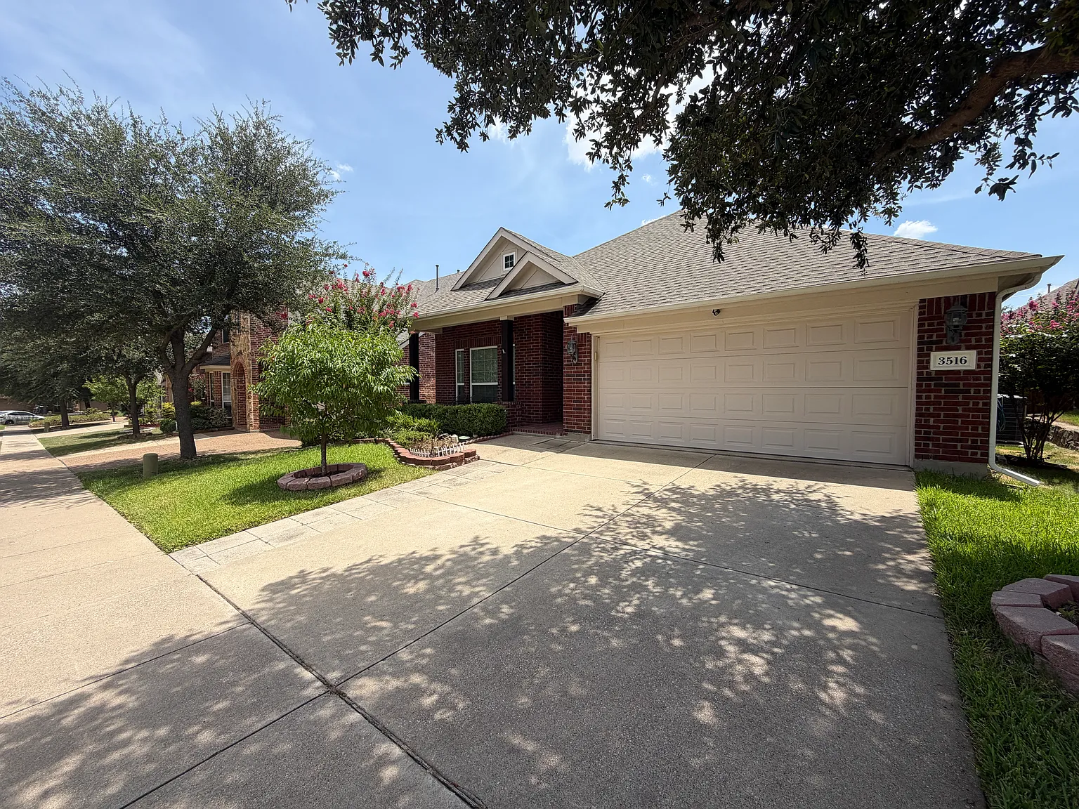 3 bed, 2207 sqft, $2,600 — Photo 3