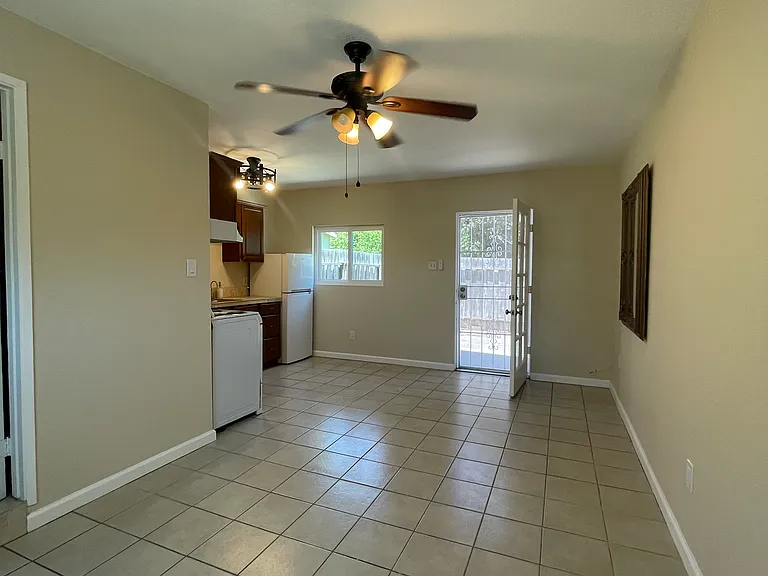 143 N Drexel Ave #1 — Photo 10