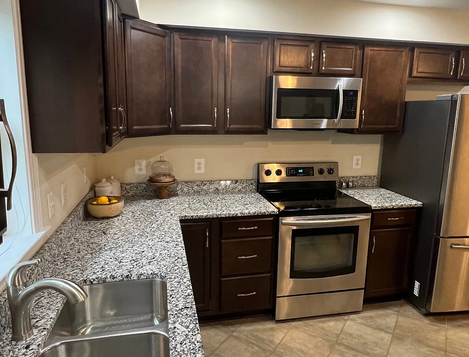 3 bed, 1440 sqft, $3,500 — Photo 3