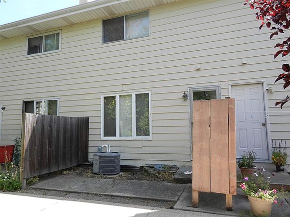 5th image of 166 N Lakewood Gardens Ln