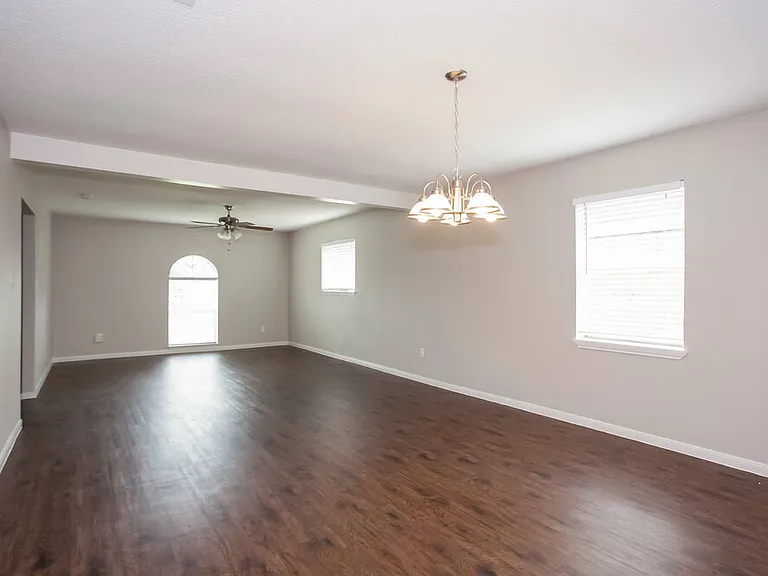 1817 Wren Dr — Photo 4