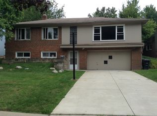 23728 Glenhill Dr, Beachwood, OH 44122