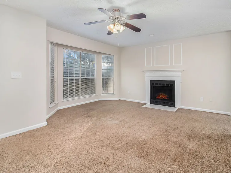 3470 Framingham Dr — Photo 3
