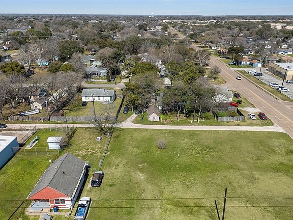 5th image of 2106 Texas Ave