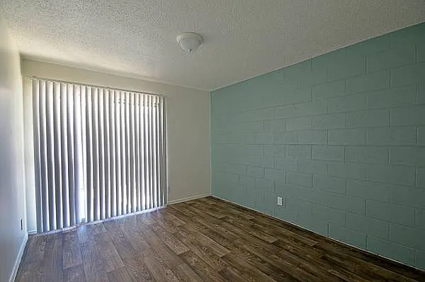 Cortez Palms — Photo 11