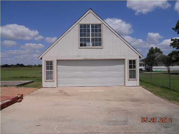 3rd image of 213 Belle Plaine Ave