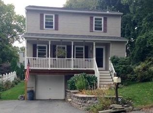 4 Simmons Ave, Worcester, MA 01605