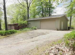12740 Lakeview Dr NE, Gowen, MI 49326