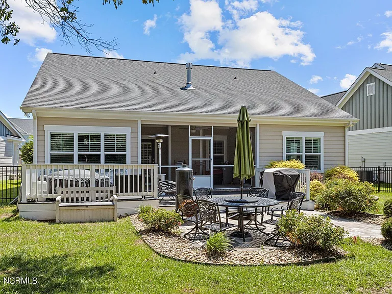 107 Bogue Harbor Ct — Photo 38