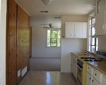 2nd image of 522 E 7th St S