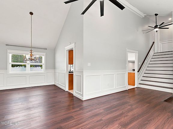4th image of 1038 Hazelwood Road