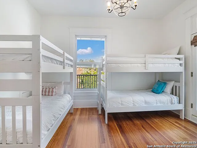 702 W French Pl — Photo 29